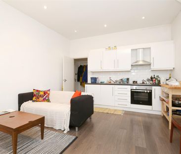 1 Bed Flat, Reighton Road, E5 - Photo 3