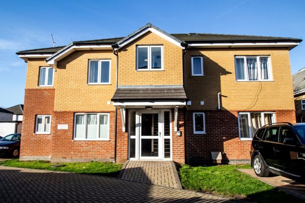 MODERN APARTMENT Avon Close BH8 - Photo 1