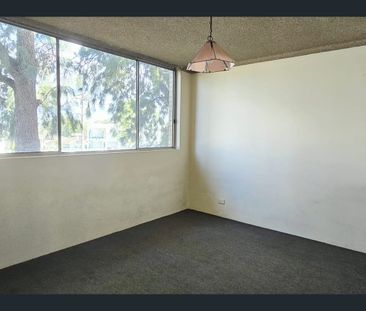 Great Location in Heart of Westmead - Photo 6