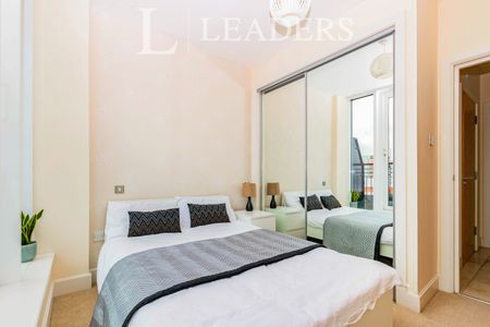 2 bedroom apartment to rent Brecon House, The Canalside, Portsmouth, PO1 - Photo 2