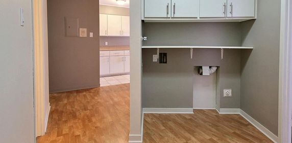 4 1/2 GRAND, lumineux, rénové (LORETTEVILLE) - Photo 2