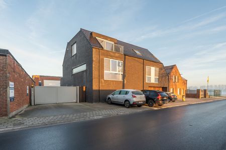 Ruim landelijk gelegen appartement met 2 autostaanplaatsen - Photo 5