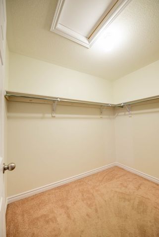 For Lease - 98 Farooq Boulevard, Vaughan, Ontario - Photo 5