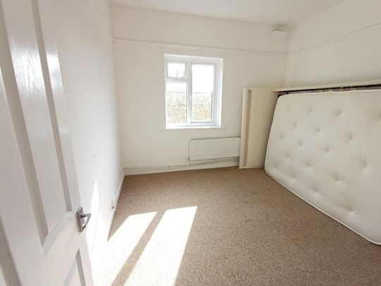 3 bedroom flat to rent - Photo 1