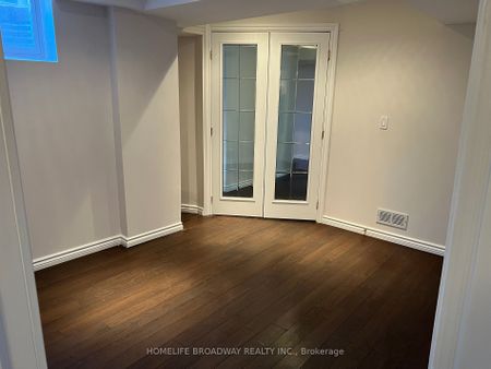 Detached Home For Lease | N8104648 - Photo 2