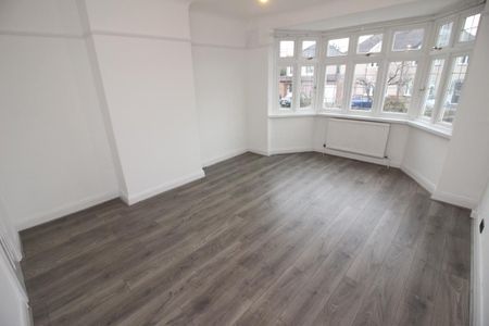 3 bedroom semi-detached house to rent - Photo 3