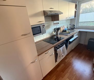 * Schöne, gut ausgestattete 2-Zi.-Whg. + EBK + Balkon + Pkw-Stpl. i... - Photo 6