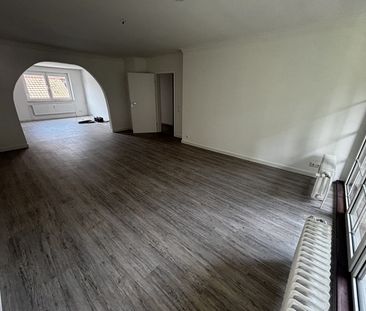 Schicke 2,5-Zimmer-Wohnung mit Loggia und Grünblick in der Altstadt... - Photo 1
