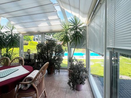 Bayrischer Charme: freistehendes Einfamilienhaus mit Garten, Kachelofen, Wintergarten, Outdoor-Pool - Photo 3