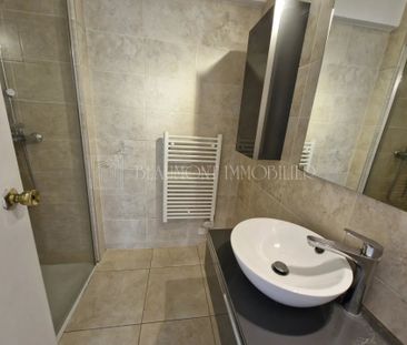 Location Appartement 2 pièces 45m² NICE 06000 - Photo 2