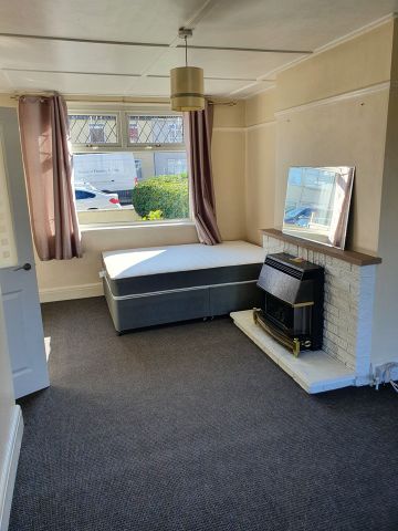 3 Bed Terraced House, Filton Avenue, BS34 - Photo 2