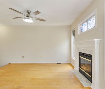For Lease - 2204 Grand Oak Trail, Oakville, Ontario - Photo 4