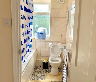 Room in a Shared House, Downham Way, BR1 - Photo 3