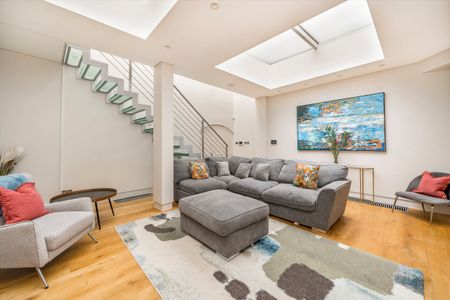 Queen's Gate Mews, SW7, London - Photo 2