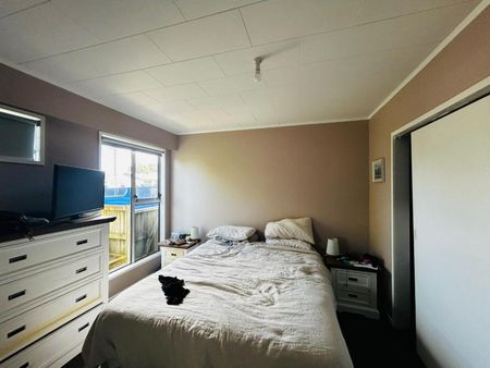 Modern comfort in Springvale - Photo 5