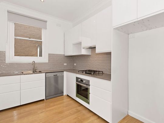 Charming Renovated Victorian Terrace in Prime Location - Photo 1