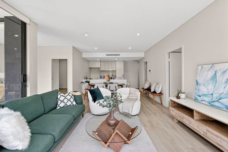 Stylish Boutique Living with Leafy Privacy in the Heart of Caringbah - Photo 3
