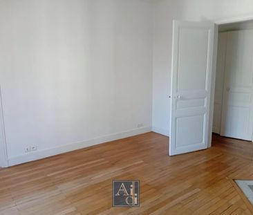 Location Appartement 4 pièces 92m² PARIS 6ème - Photo 6