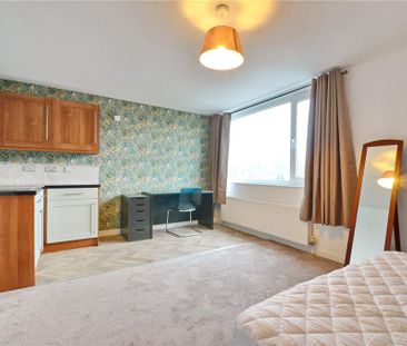 1 bedroom in a house share to rent - Photo 3