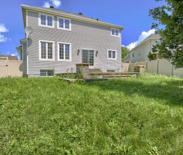 For Lease - 184 Cheyenne Way, Barrhaven, Ontario - Photo 2