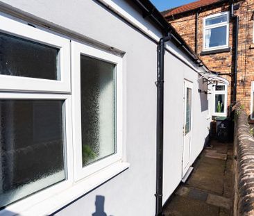 1 bedroom in a house share to rent - Photo 4