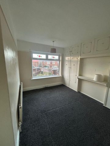 3 bedroom semi-detached house to rent - Photo 3