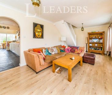 4 bedroom detached house to rent - Photo 4