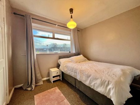 Landseer Way, Leeds - Photo 2