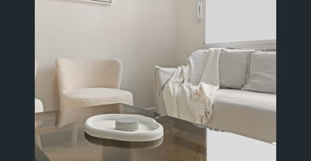 Stunning Newly Renovated 2-Bedroom Apartment in the Heart of Bondi - Fully Furnished! - Photo 4