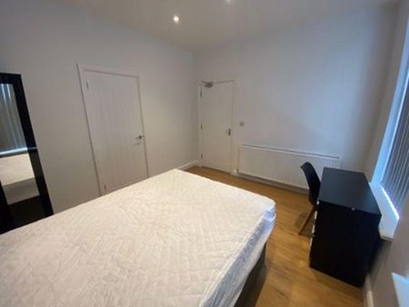 8 bedroom house share to rent - Photo 3