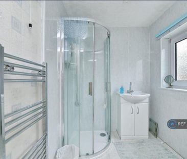 3 bedroom terraced house to rent - Photo 3