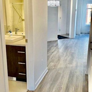 Superbe 4,5 Dans Un Triplex (Ste-Rose) - Photo 3