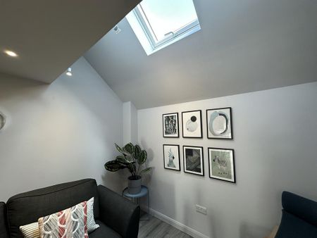 2 bedroom flat to rent - Photo 2
