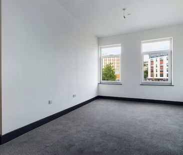 Flat to rent on - Photo 3