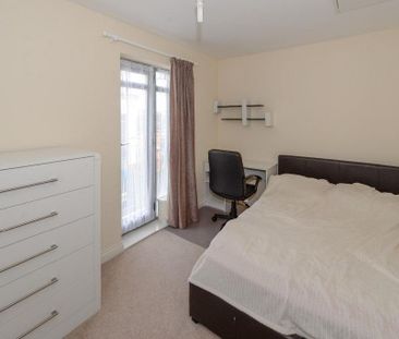 4 bedroom terraced house to rent - Photo 3