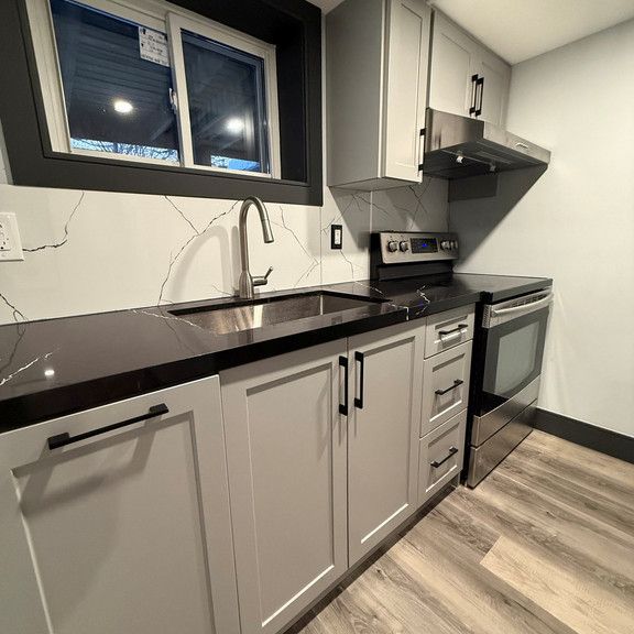 48 Alma Street North - Photo 1