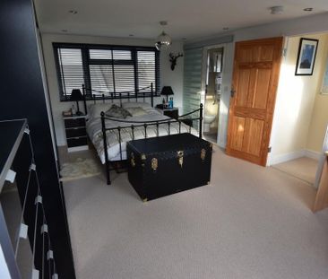 3 Bed End Terrace, Fernbrook Road, SE13 - Photo 2