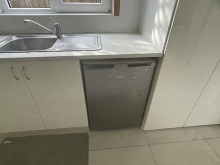 Two bedroom Unit in Character Villa - Photo 2