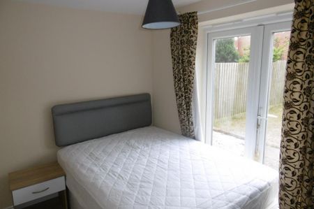 1 bedroom in a house share to rent - Photo 4