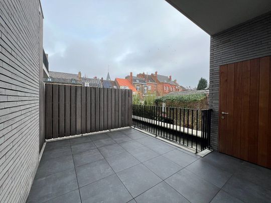 Luxueus appartement met ruim terras op toplocatie te Ieper - Photo 1