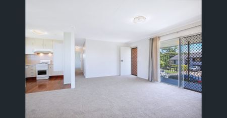 Spacious Family Home in Prime Boondall Location - Photo 4