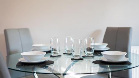 1 bedroom serviced apartment to rent - Photo 2