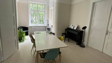 QUARTIER GARE - F6 ENTIEREMENT RENOVE - 4 CHAMBRES - CUISINE EQUIPEE - Photo 2