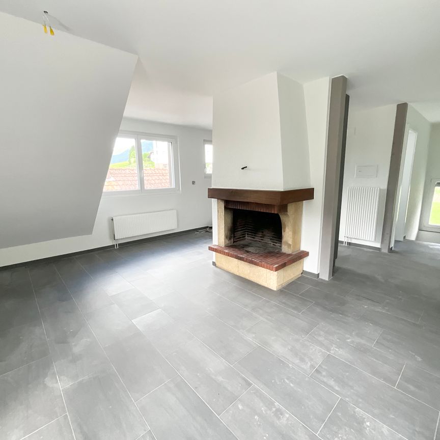 Charmant appartement de 3 pièces avec cheminée et balcon plein sud - Foto 1