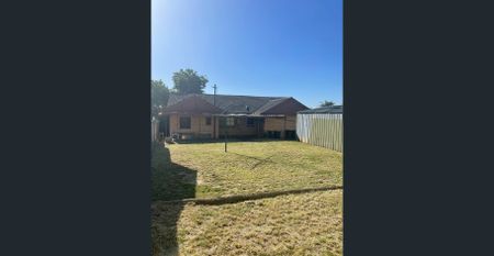 Spacious 4 Bedroom Family Home Close to Schools, Shops & Transport - Photo 5