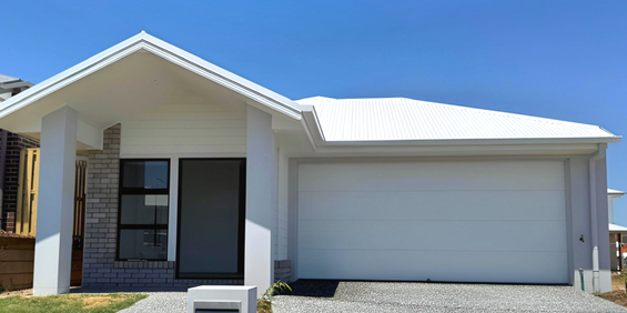 First week half rent!! Stunning BRAND NEW 4-Bedroom Family Home - Available Now! - Photo 3