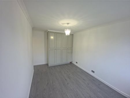 Magnolia Way, Epsom, Surrey, KT19 9LT - Photo 3