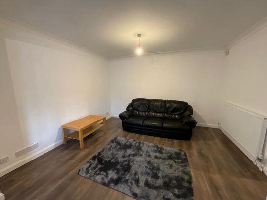 8 bedroom detached house to rent - Photo 1