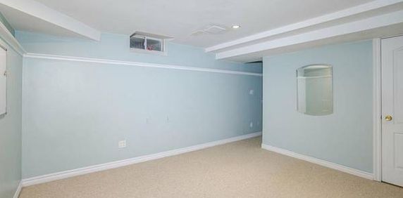 One Bed room basement with big living room for rent - Photo 2