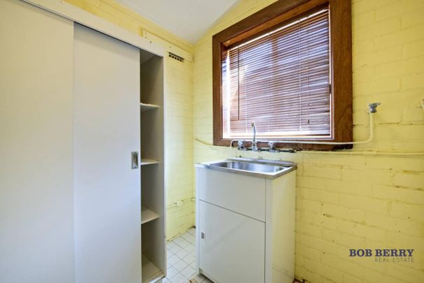 Three-Bedroom Cottage in Central Location - Photo 1